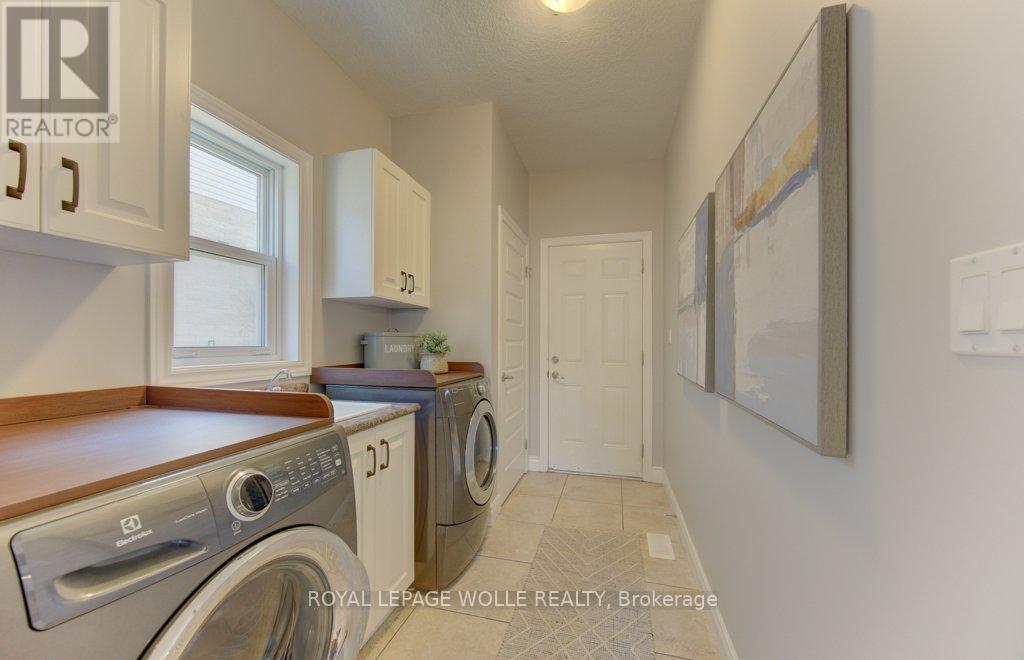 












414 ZELLER DRIVE

,
Waterloo,




Ontario
N2A0C7

