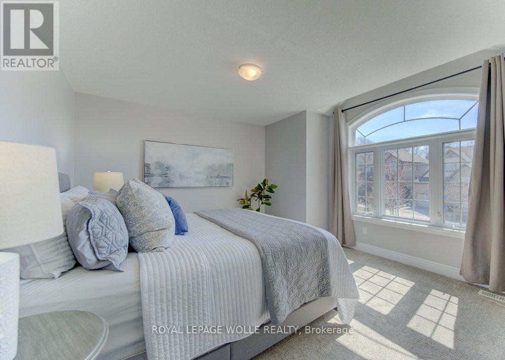 












414 ZELLER DRIVE

,
Waterloo,




Ontario
N2A0C7

