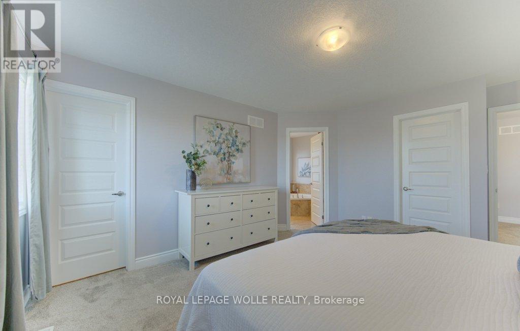 












414 ZELLER DRIVE

,
Waterloo,




Ontario
N2A0C7

