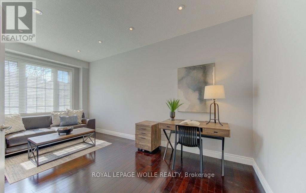 












414 ZELLER DRIVE

,
Waterloo,




Ontario
N2A0C7

