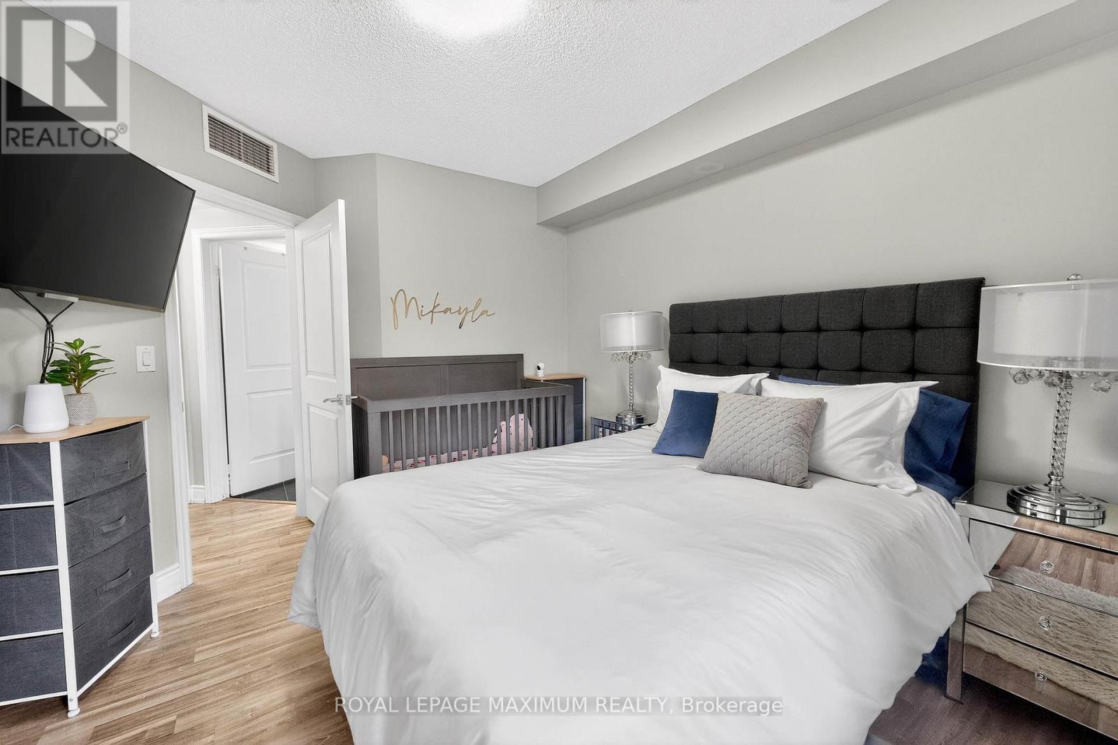 












209 - 149 CHURCH STREET

,
King,




Ontario
L0G1T0

