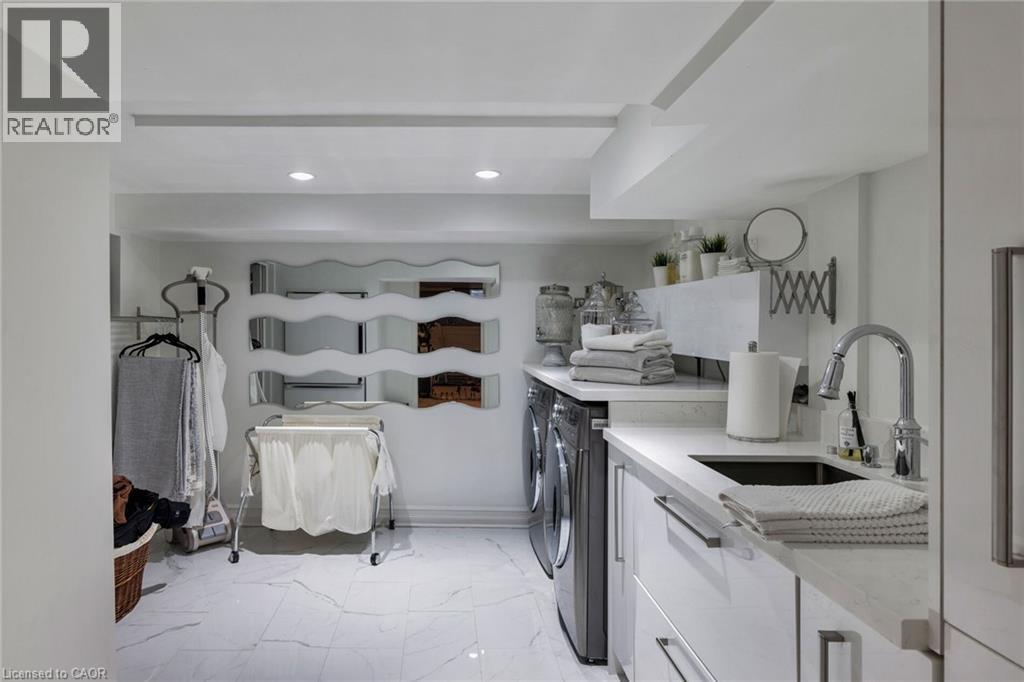 












2030 BANBURY Crescent

,
Oakville,




Ontario
L6H5P9

