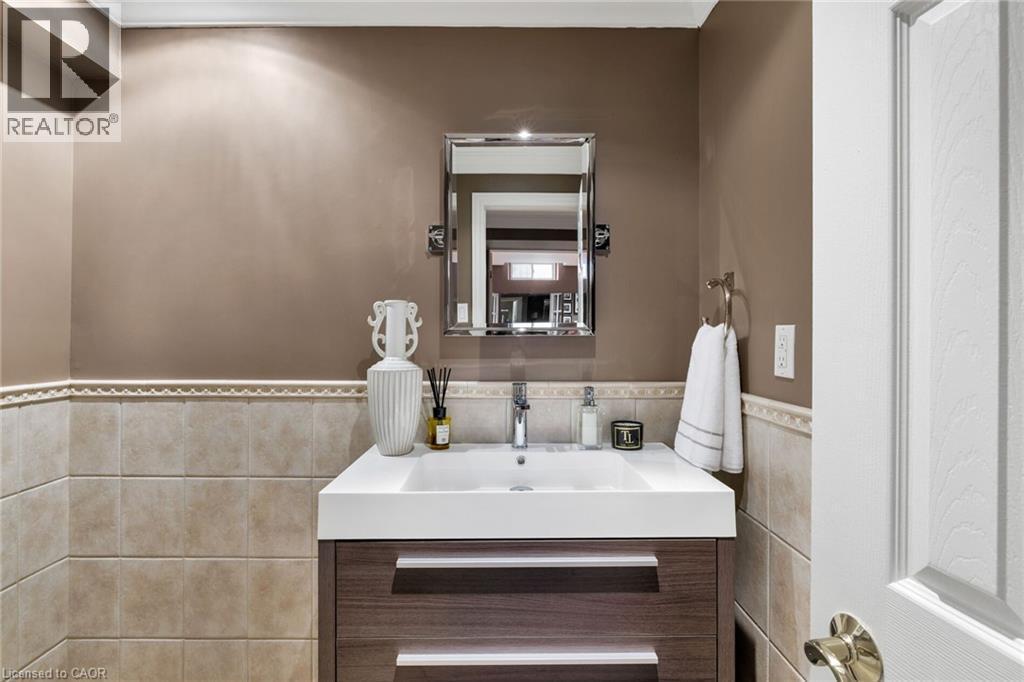 












2030 BANBURY Crescent

,
Oakville,




Ontario
L6H5P9

