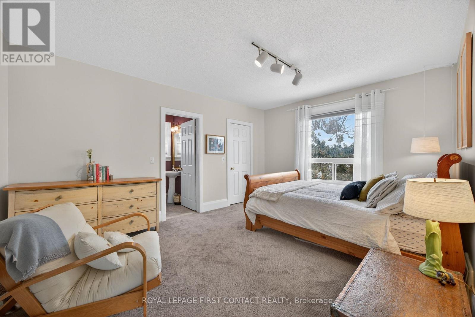 












162 KEMPENFELT DRIVE

,
Barrie,




Ontario
L4M1C2

