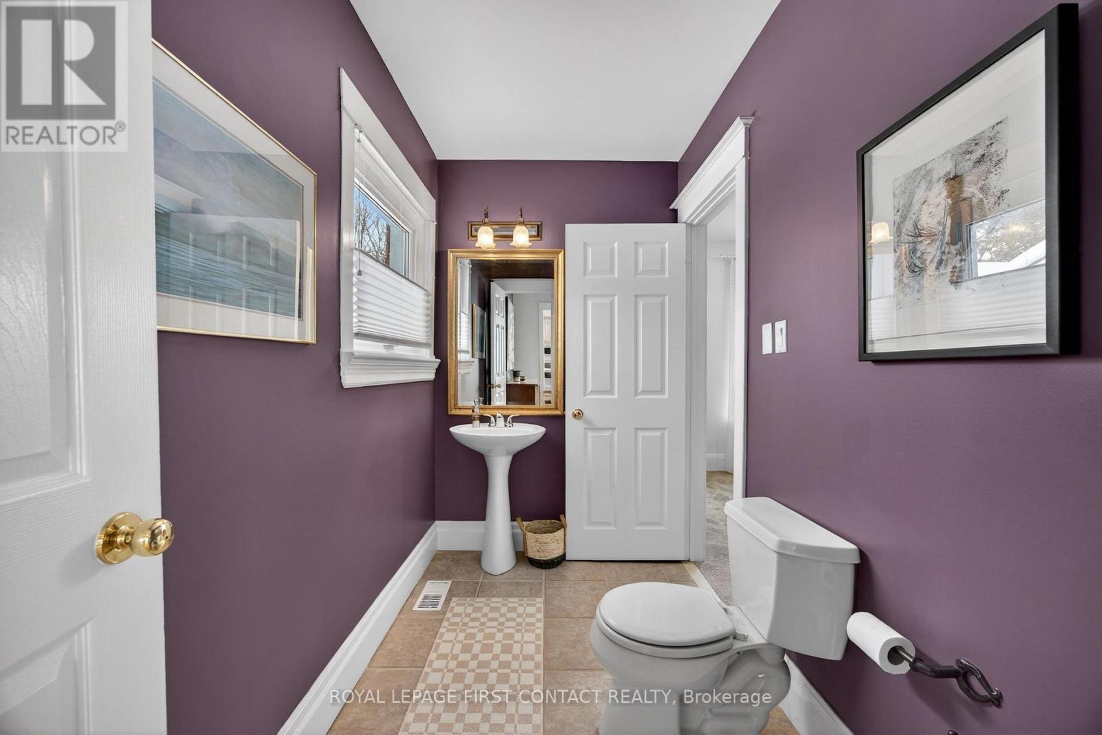 












162 KEMPENFELT DRIVE

,
Barrie,




Ontario
L4M1C2

