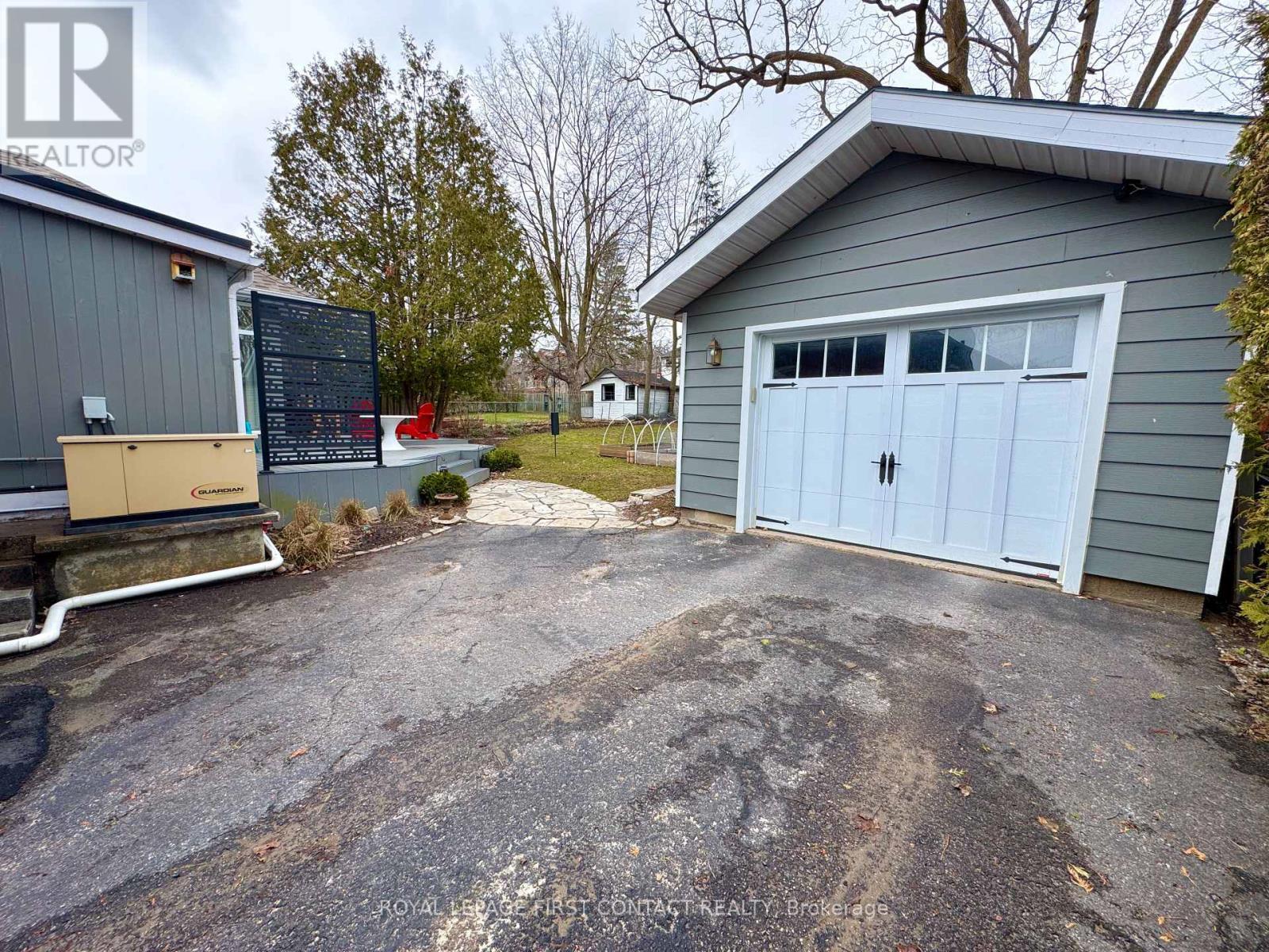 












162 KEMPENFELT DRIVE

,
Barrie,




Ontario
L4M1C2


