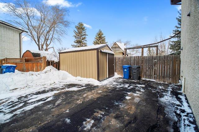 









130


Lake Village

RD,
Winnipeg,




MB
R3T 4M8

