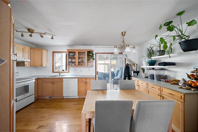 









130


Lake Village

RD,
Winnipeg,




MB
R3T 4M8

