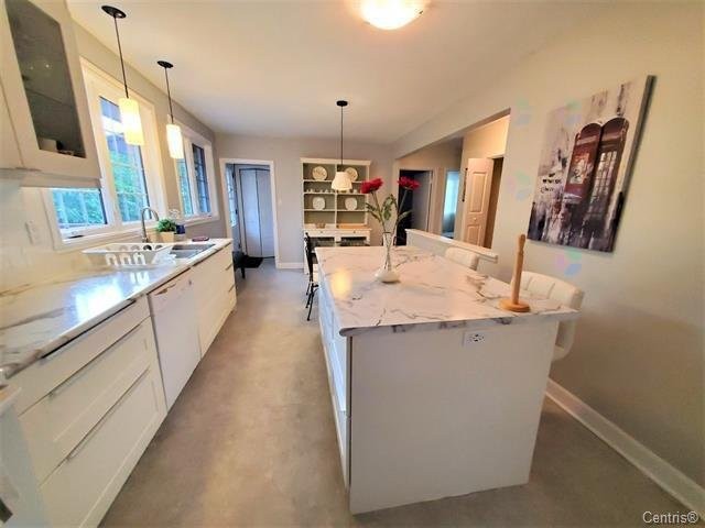 









188


Av. Rowan

,
Beaconsfield,




QC
H9W1J6

