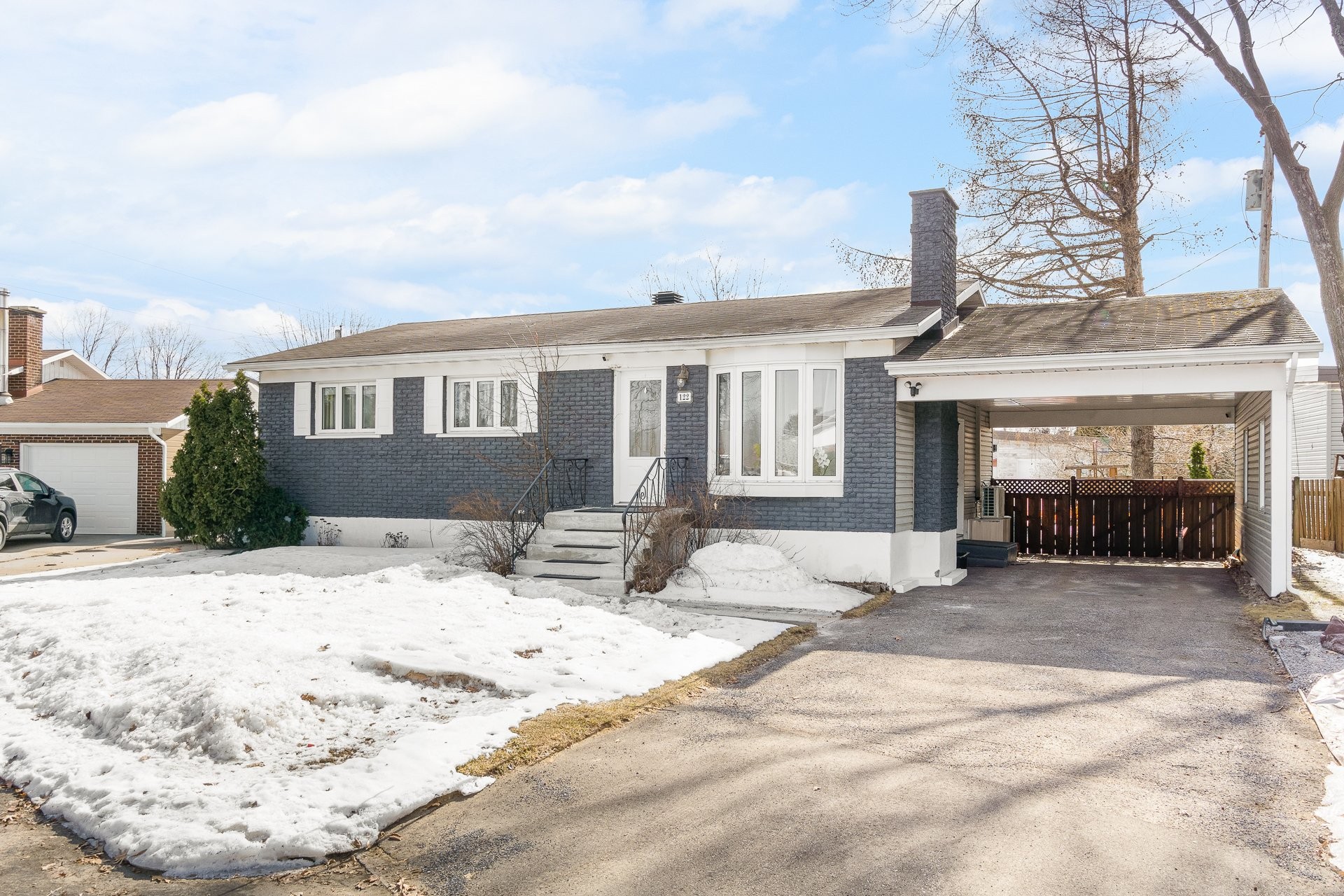 









122


Place Monseigneur-Comtois

,
Trois-Rivières,




QC
G8T1X3

