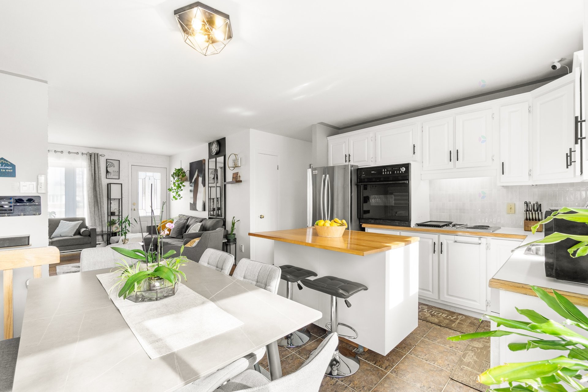 









122


Place Monseigneur-Comtois

,
Trois-Rivières,




QC
G8T1X3

