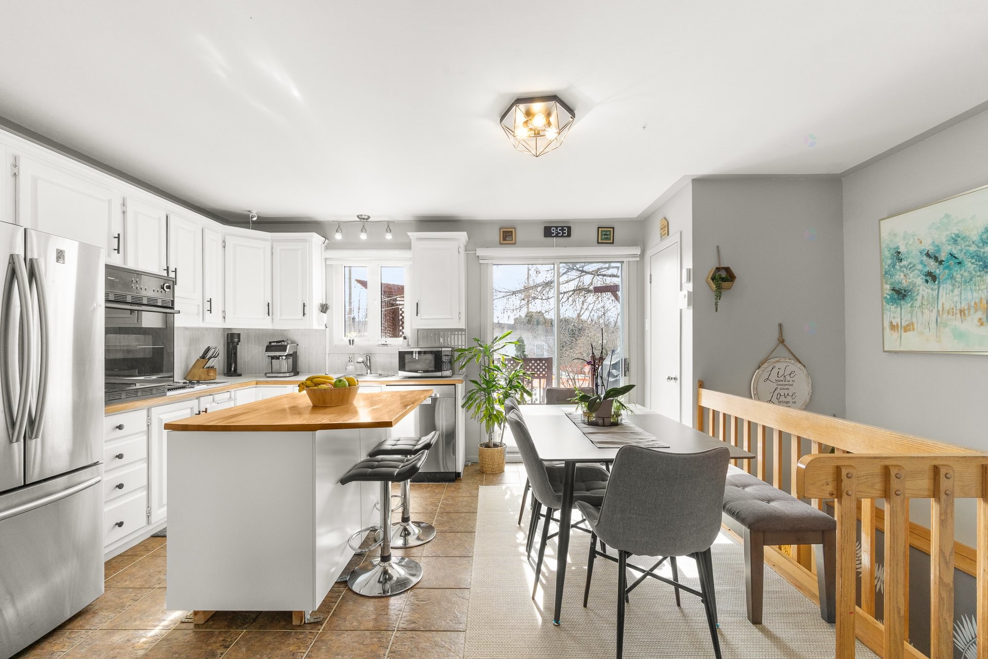









122


Place Monseigneur-Comtois

,
Trois-Rivières,




QC
G8T1X3


