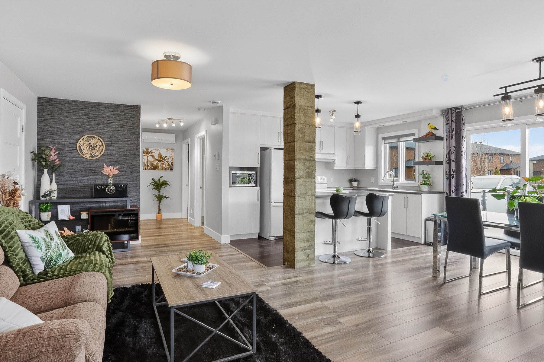 









1390


Rue Pierre-Launière

,
Trois-Rivières,




QC
G9B0V7


