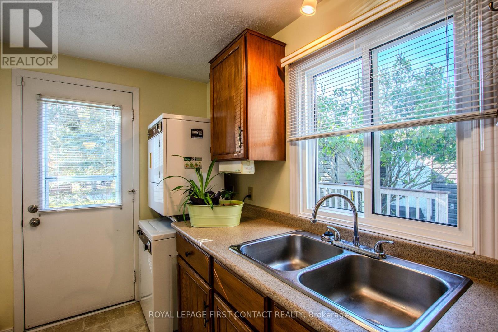 












2 NORRIS ARM

,
Innisfil,




Ontario
L9S1N6

