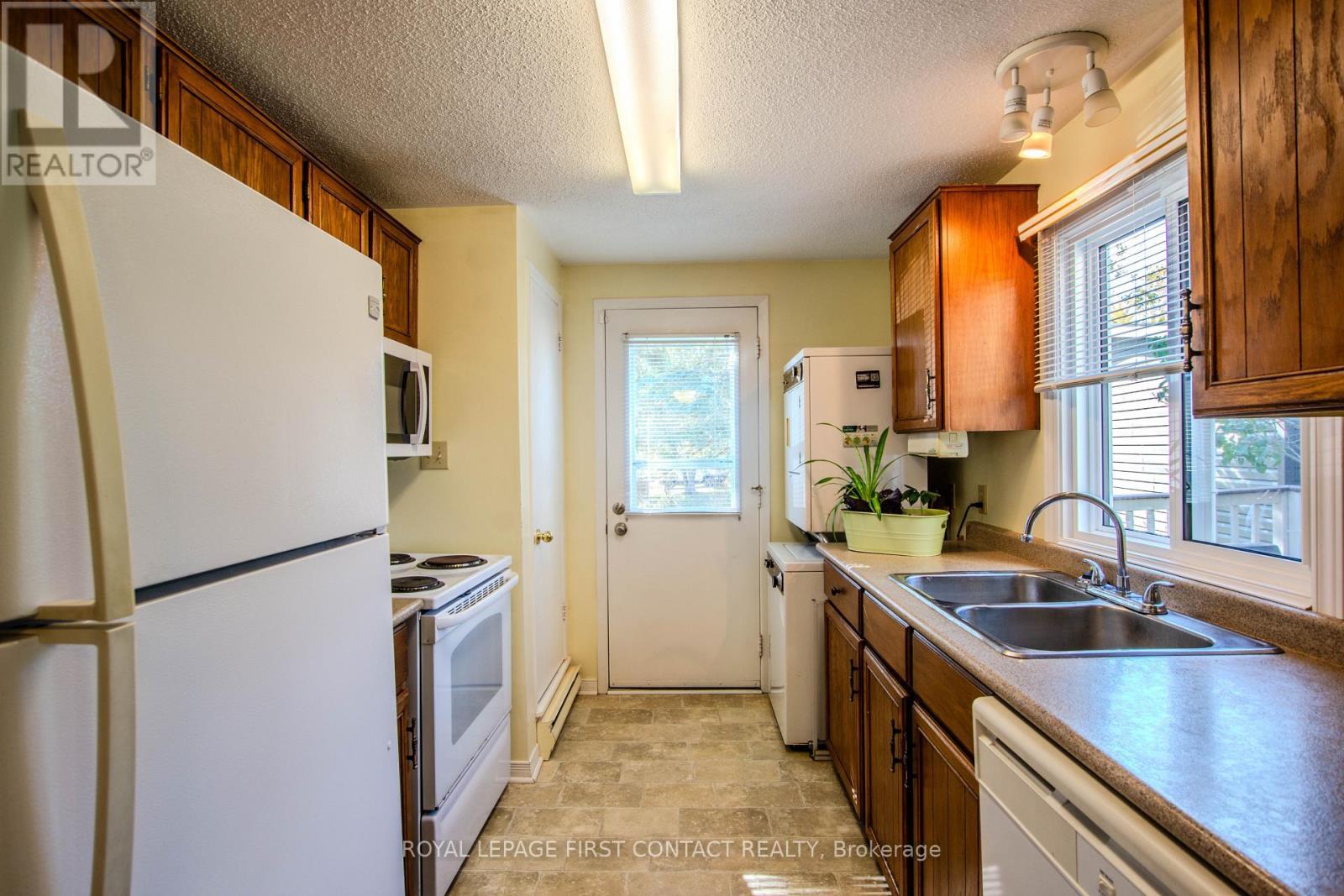 












2 NORRIS ARM

,
Innisfil,




Ontario
L9S1N6

