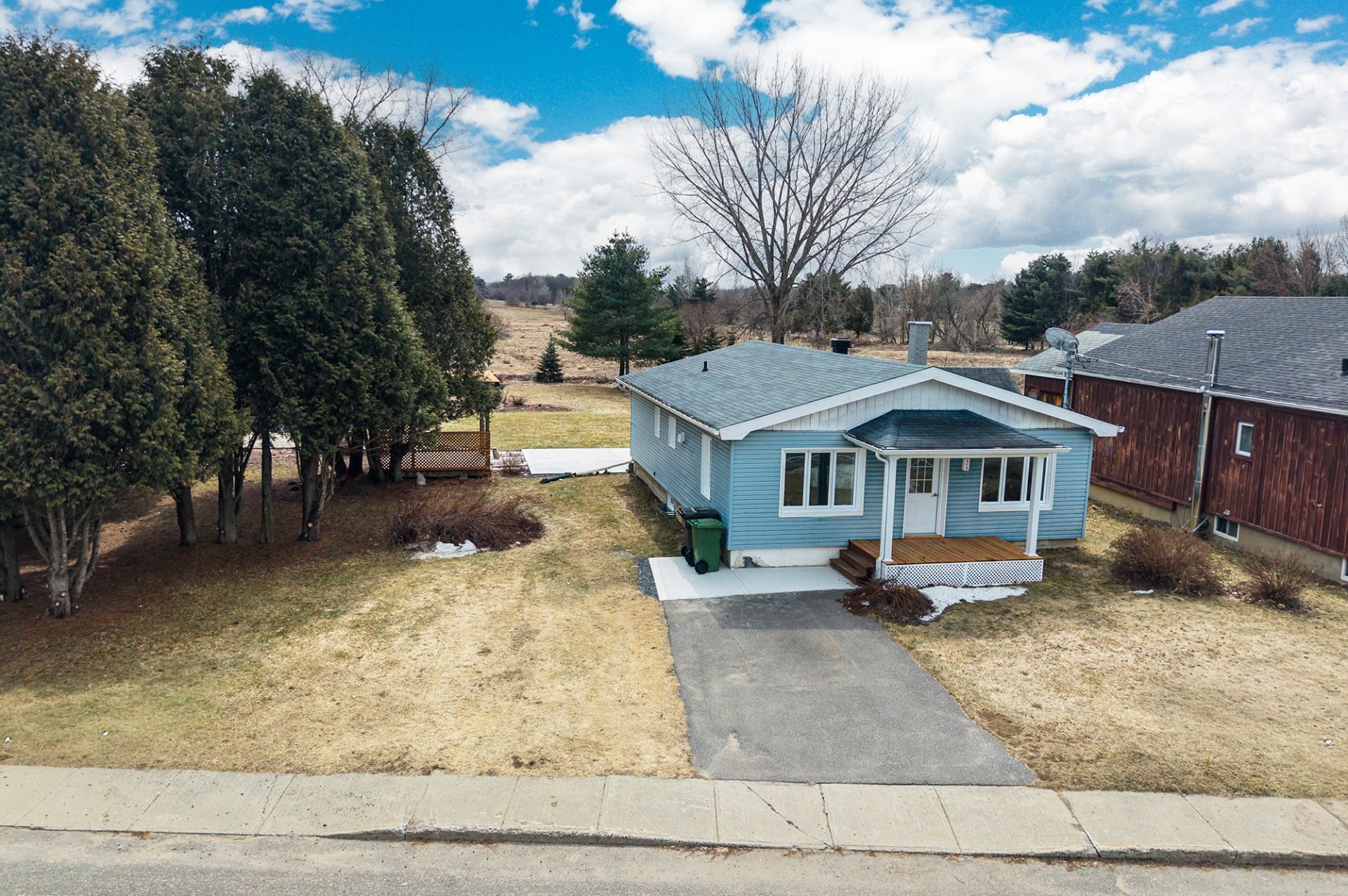 









312


Rue Lachapelle

,
Saint-François-du-Lac,




QC
J0G1M0

