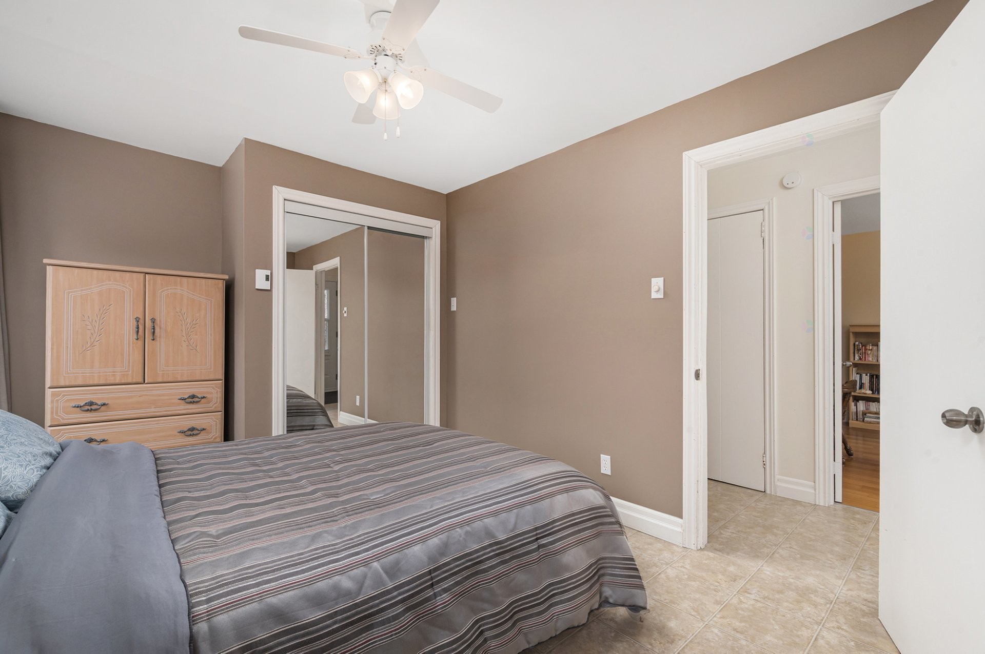 









312


Rue Lachapelle

,
Saint-François-du-Lac,




QC
J0G1M0

