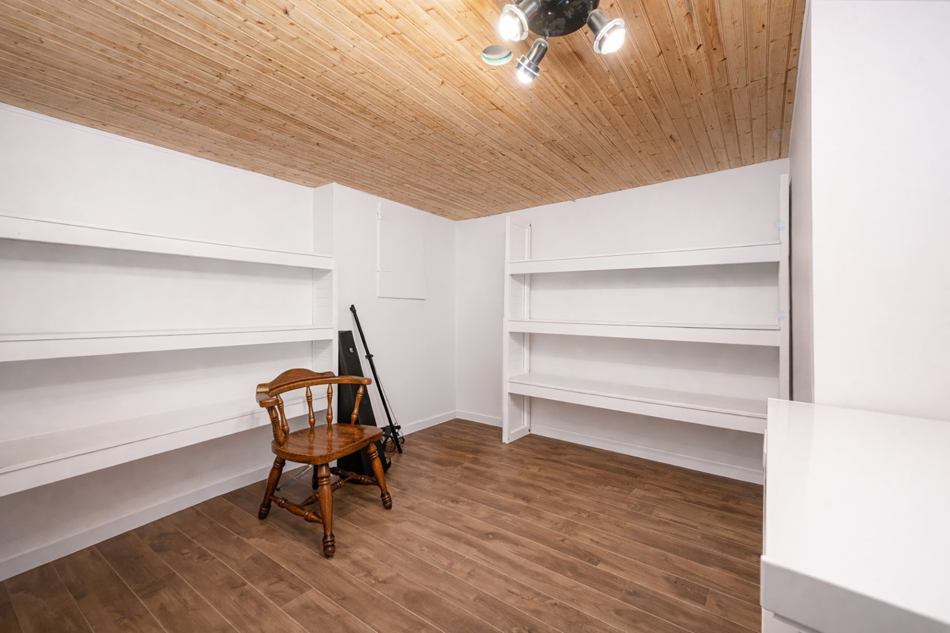 









312


Rue Lachapelle

,
Saint-François-du-Lac,




QC
J0G1M0

