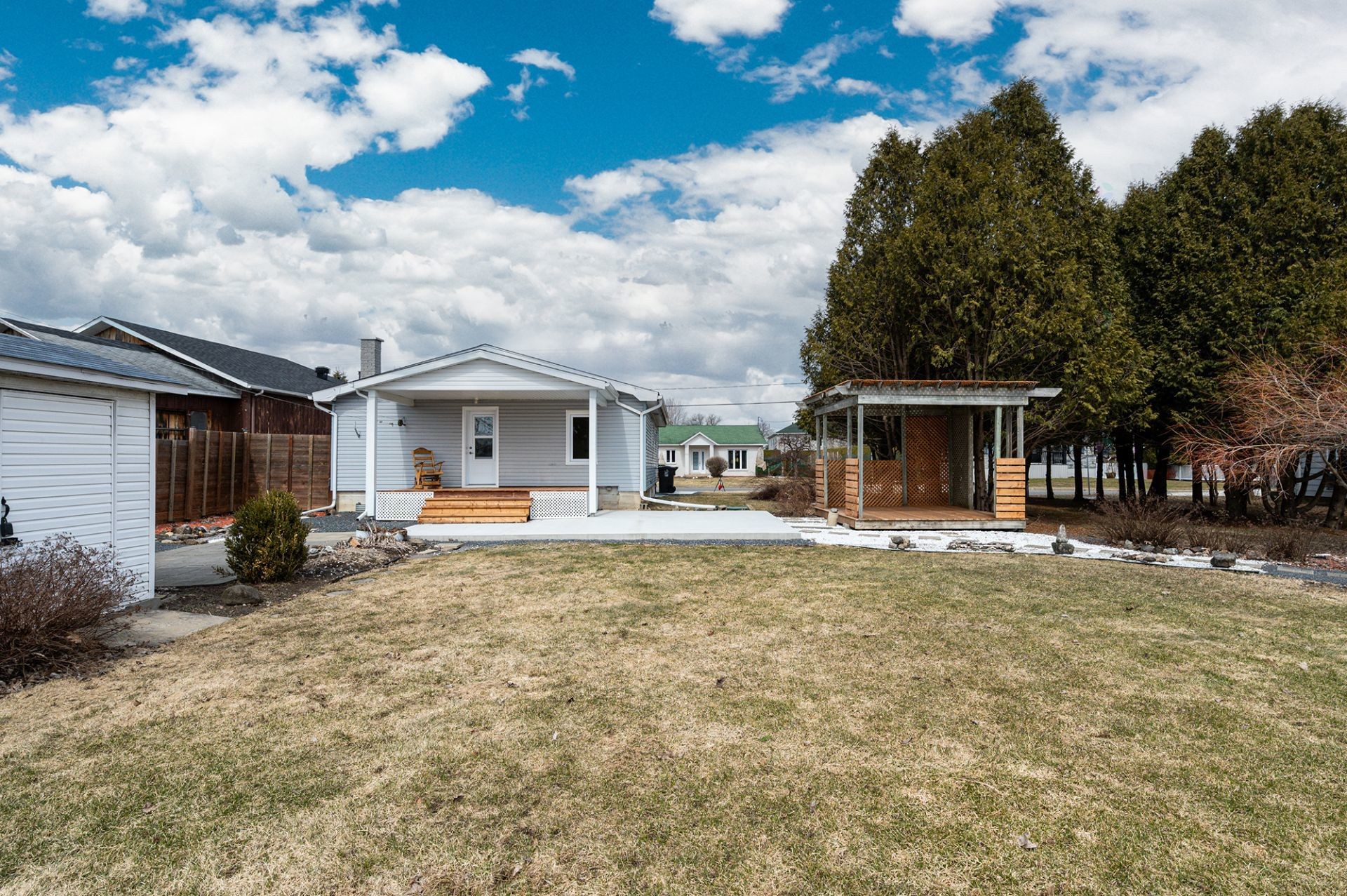 









312


Rue Lachapelle

,
Saint-François-du-Lac,




QC
J0G1M0

