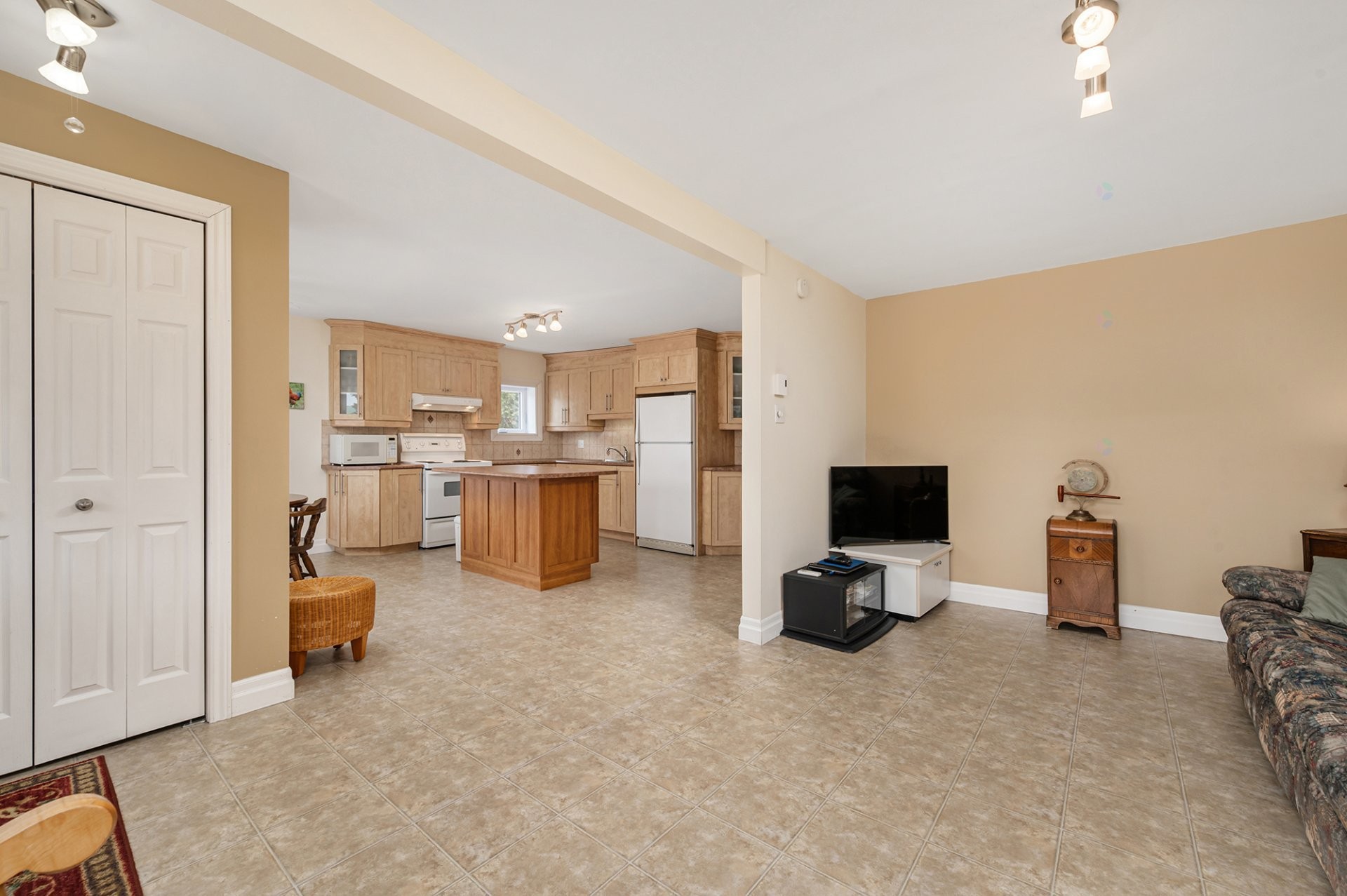 









312


Rue Lachapelle

,
Saint-François-du-Lac,




QC
J0G1M0

