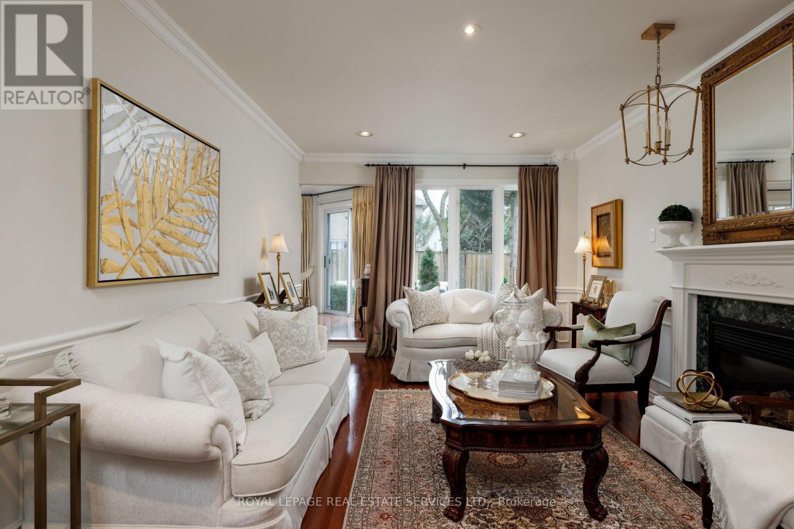 












2030 BANBURY CRESCENT

,
Oakville,




Ontario
L6H5P9

