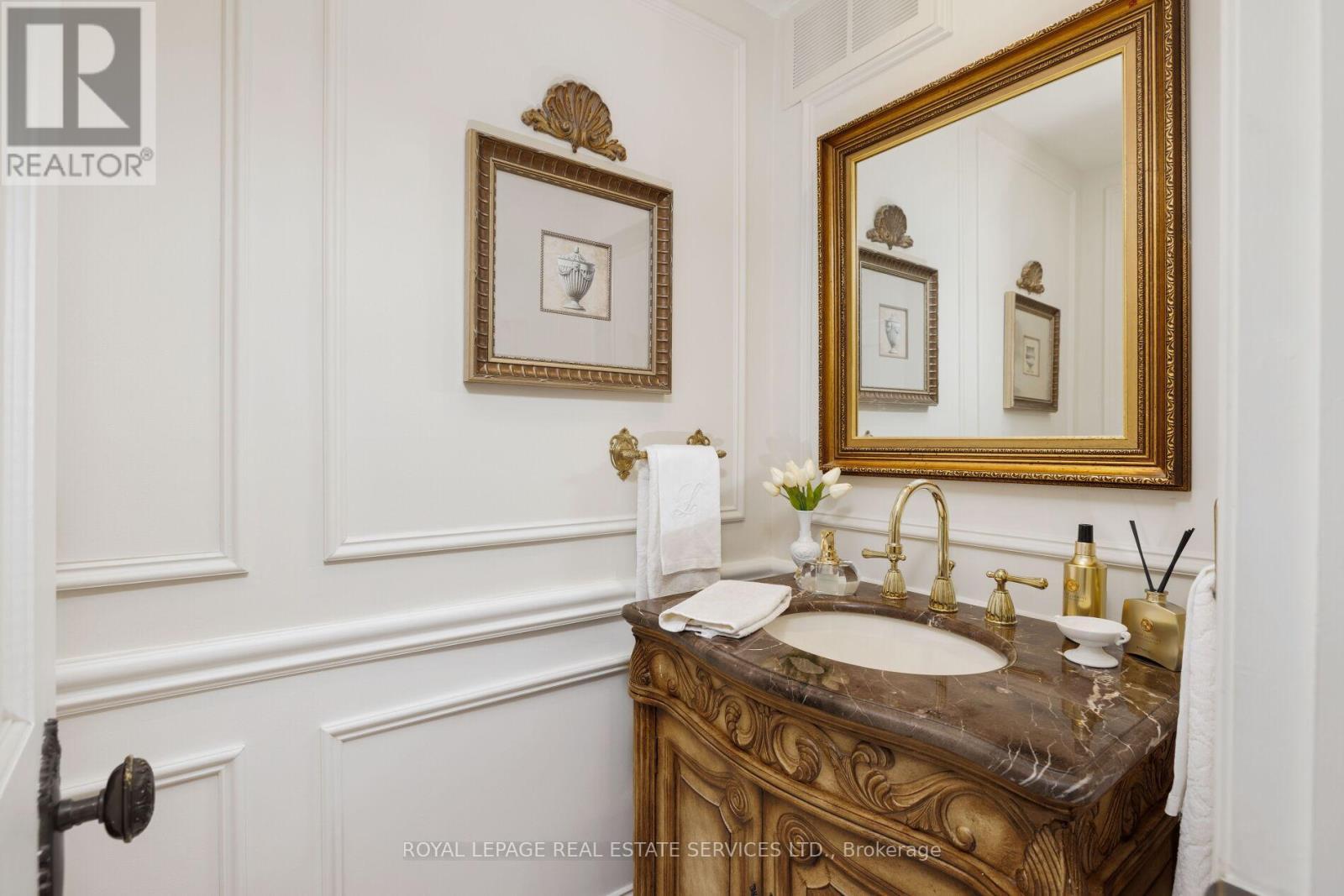 












2030 BANBURY CRESCENT

,
Oakville,




Ontario
L6H5P9

