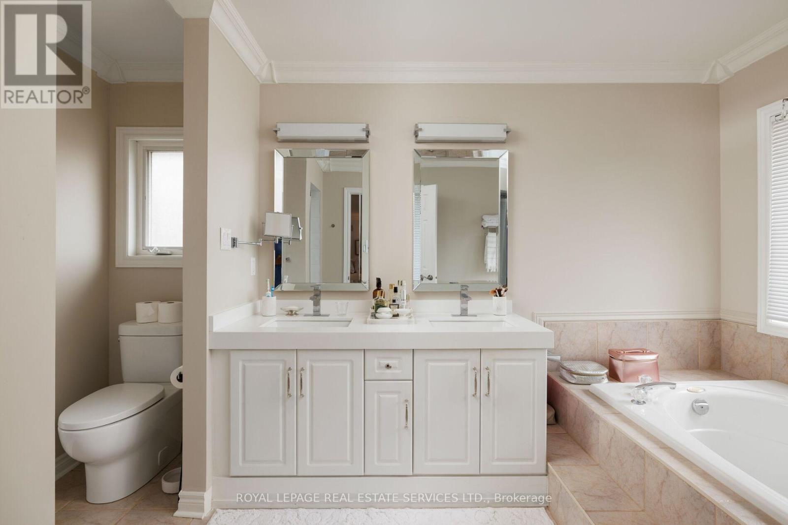 












2030 BANBURY CRESCENT

,
Oakville,




Ontario
L6H5P9

