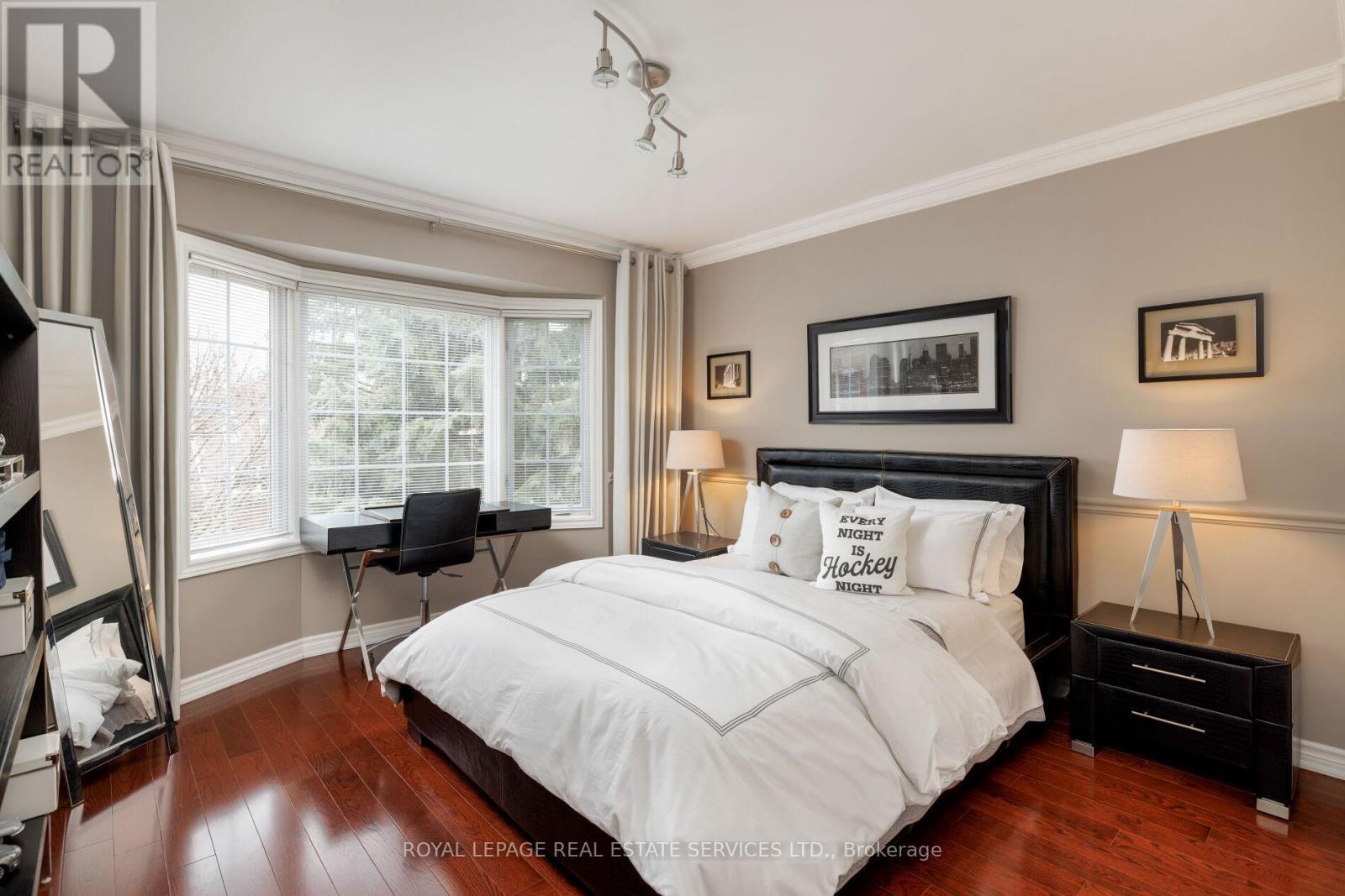












2030 BANBURY CRESCENT

,
Oakville,




Ontario
L6H5P9

