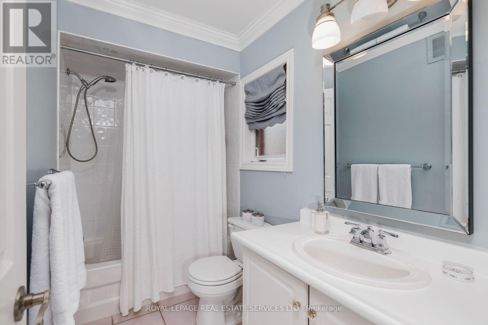 












2030 BANBURY CRESCENT

,
Oakville,




Ontario
L6H5P9

