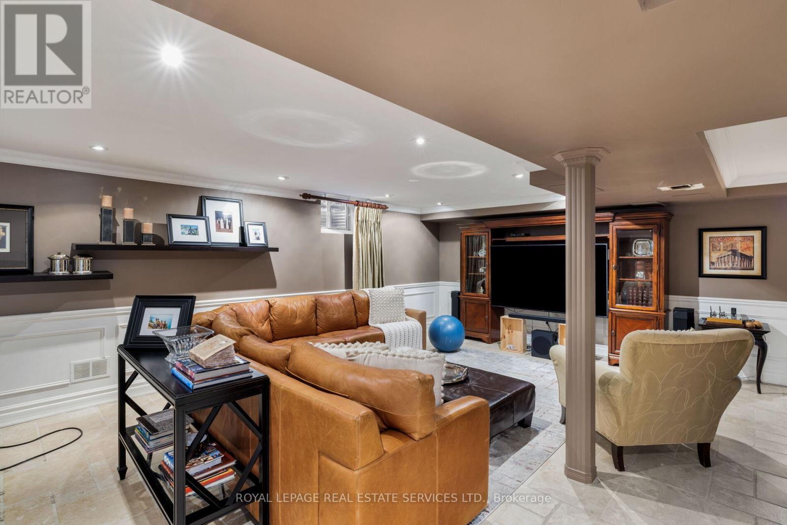 












2030 BANBURY CRESCENT

,
Oakville,




Ontario
L6H5P9

