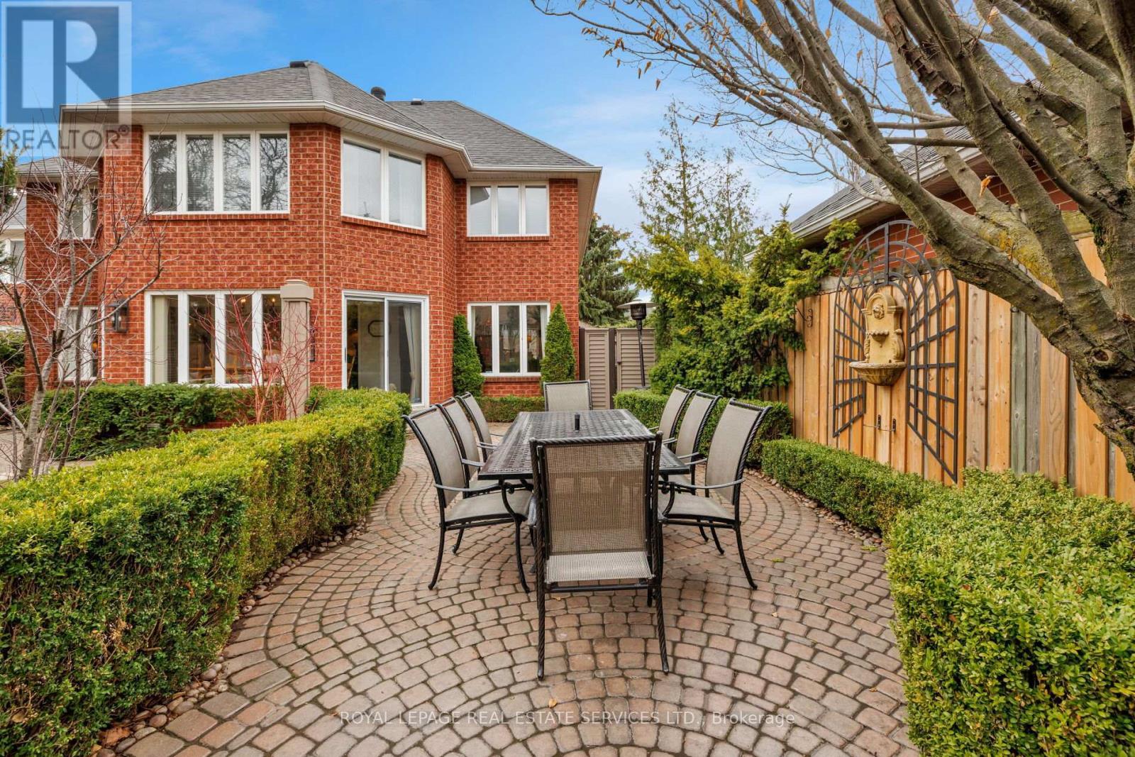












2030 BANBURY CRESCENT

,
Oakville,




Ontario
L6H5P9

