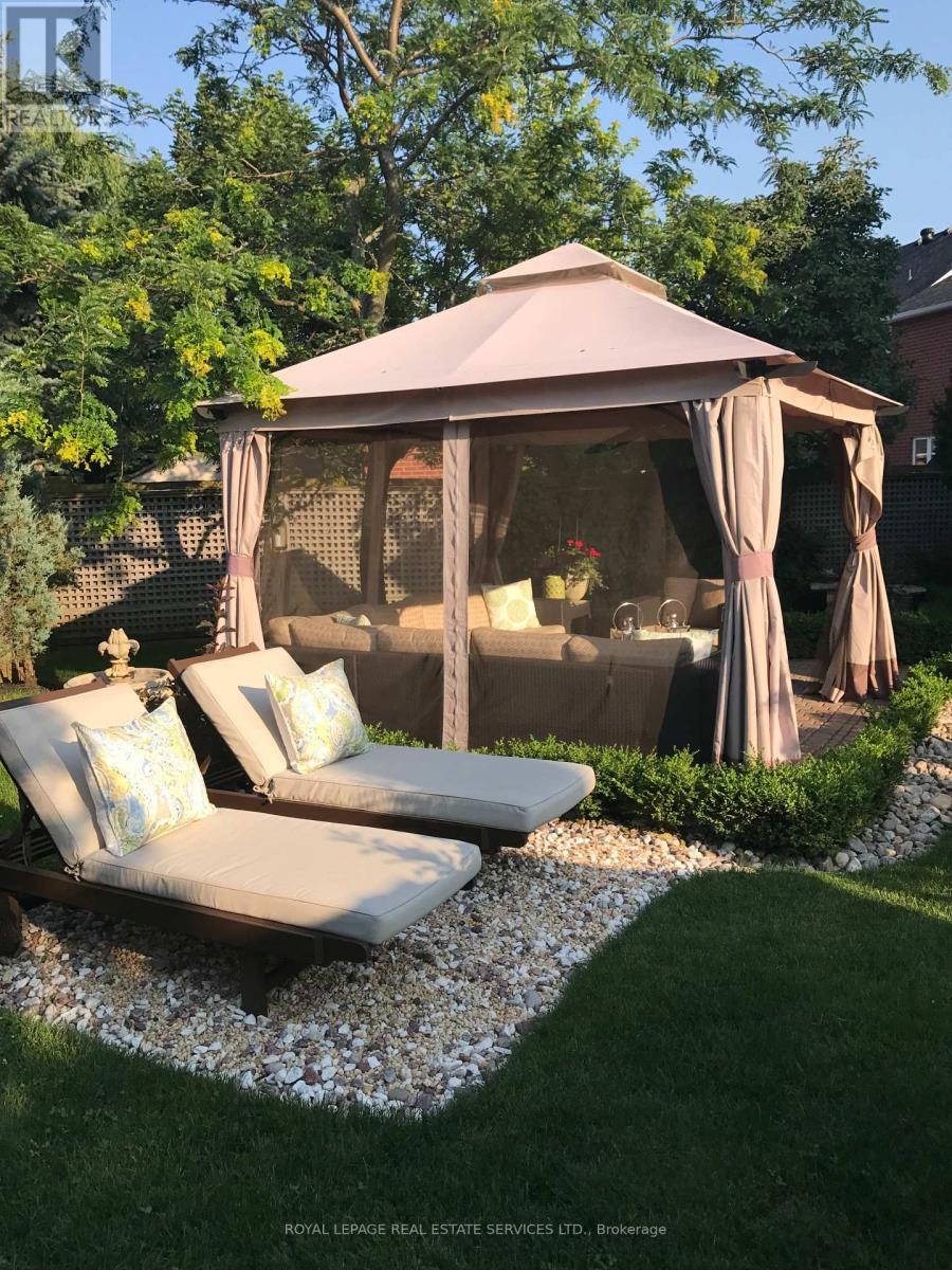 












2030 BANBURY CRESCENT

,
Oakville,




Ontario
L6H5P9

