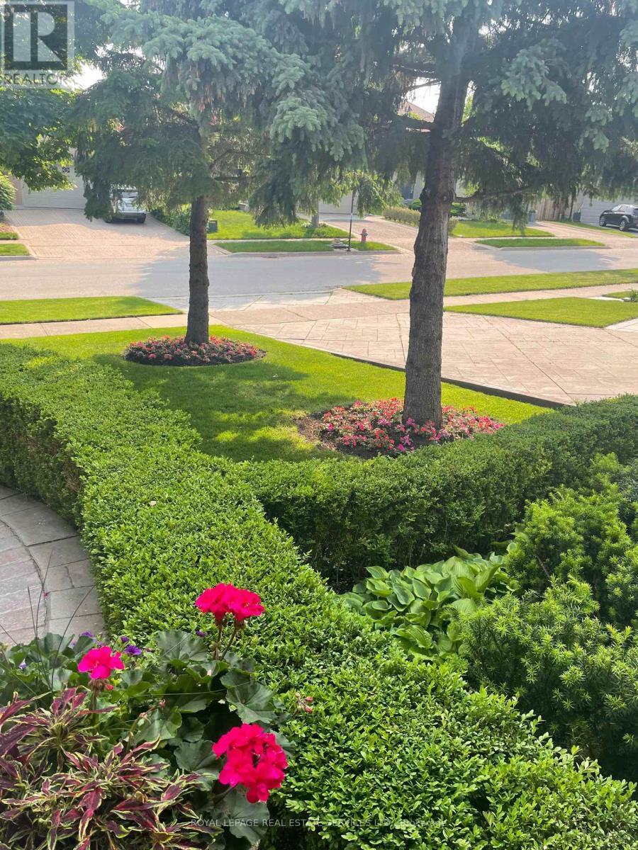 












2030 BANBURY CRESCENT

,
Oakville,




Ontario
L6H5P9

