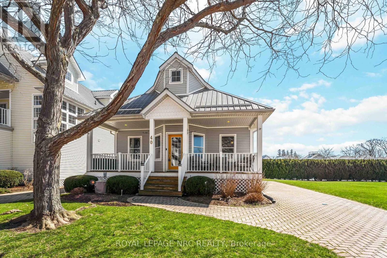 












40 NEWPORT BEACH BOULEVARD

,
Fort Erie (Crystal Beach),




Ontario
L0S1B0

