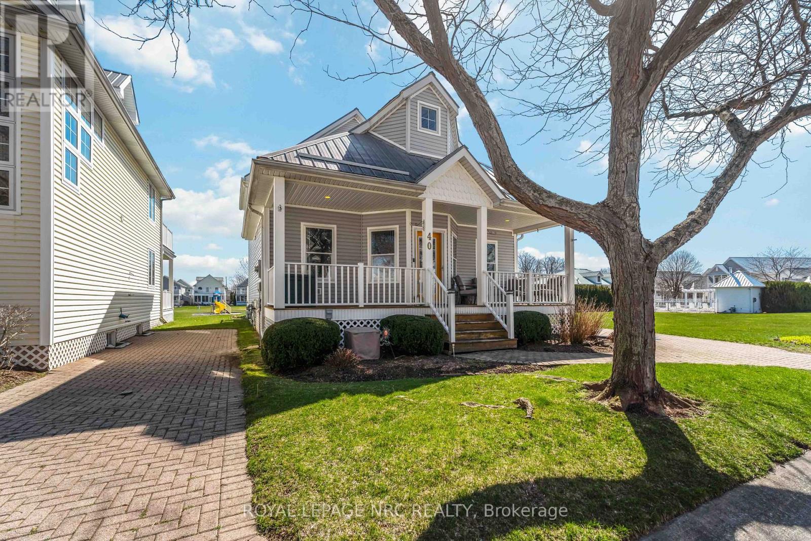 












40 NEWPORT BEACH BOULEVARD

,
Fort Erie (Crystal Beach),




Ontario
L0S1B0


