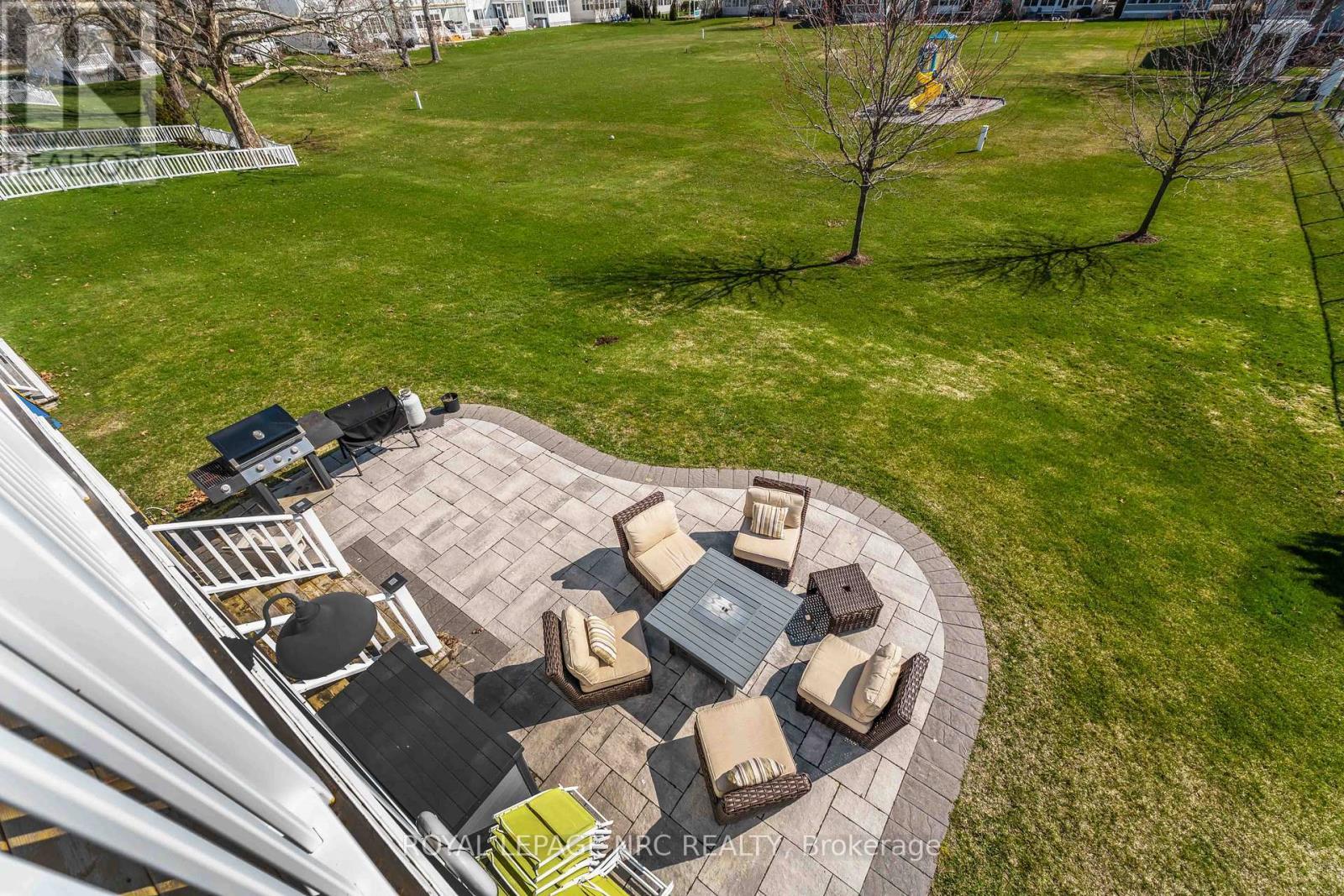 












40 NEWPORT BEACH BOULEVARD

,
Fort Erie (Crystal Beach),




Ontario
L0S1B0


