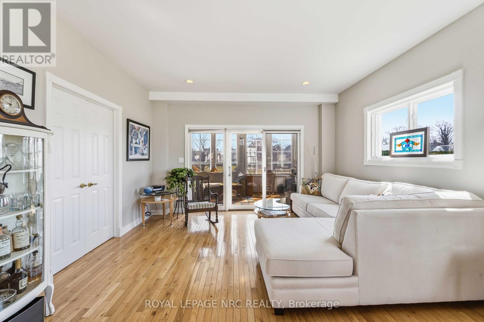 












40 NEWPORT BEACH BOULEVARD

,
Fort Erie (Crystal Beach),




Ontario
L0S1B0

