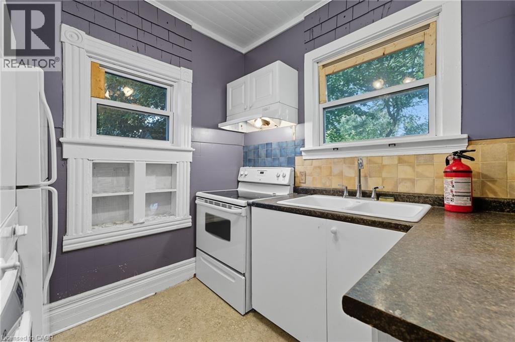 












8 TASKER Street

,
St. Catharines,




Ontario
L2R3Z8

