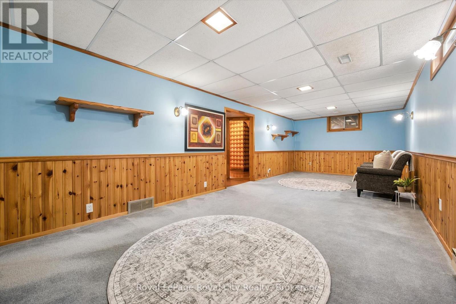 












16 KENWOOD CRESCENT

,
Guelph (Junction/Onward Willow),




Ontario
N1H6E5

