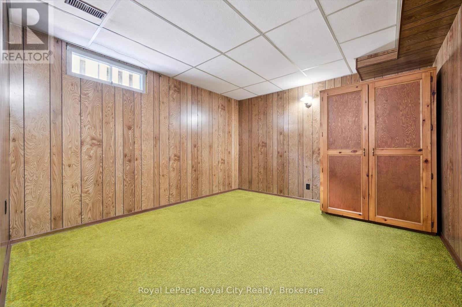 












16 KENWOOD CRESCENT

,
Guelph (Junction/Onward Willow),




Ontario
N1H6E5

