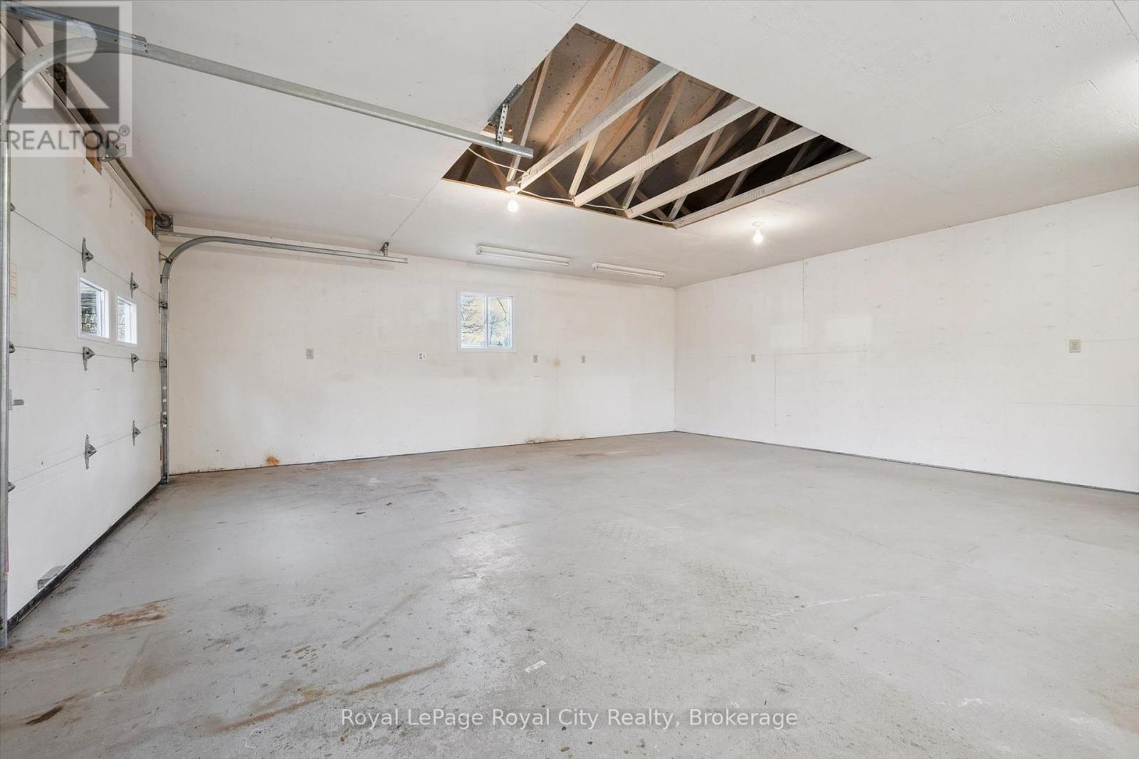 












16 KENWOOD CRESCENT

,
Guelph (Junction/Onward Willow),




Ontario
N1H6E5

