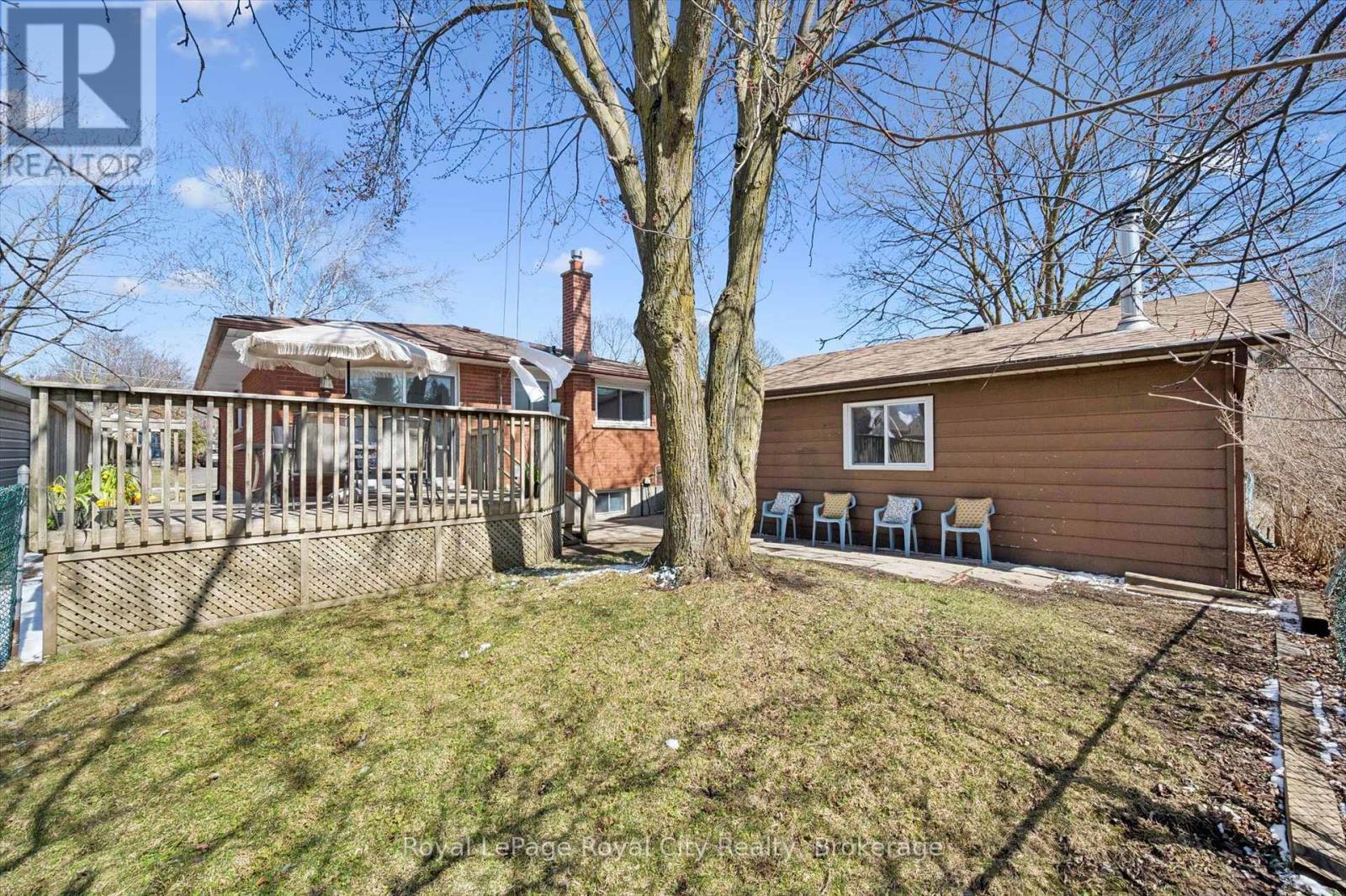 












16 KENWOOD CRESCENT

,
Guelph (Junction/Onward Willow),




Ontario
N1H6E5

