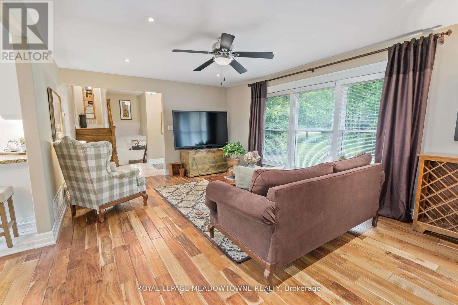 












13609 SIXTH LINE

,
Halton Hills,




Ontario
L0P1H0

