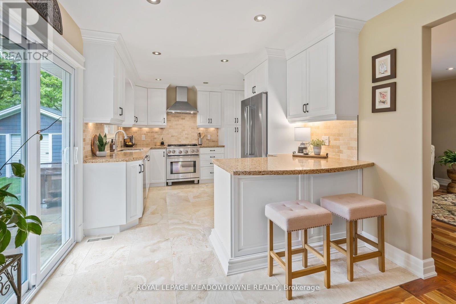 












13609 SIXTH LINE

,
Halton Hills,




Ontario
L0P1H0

