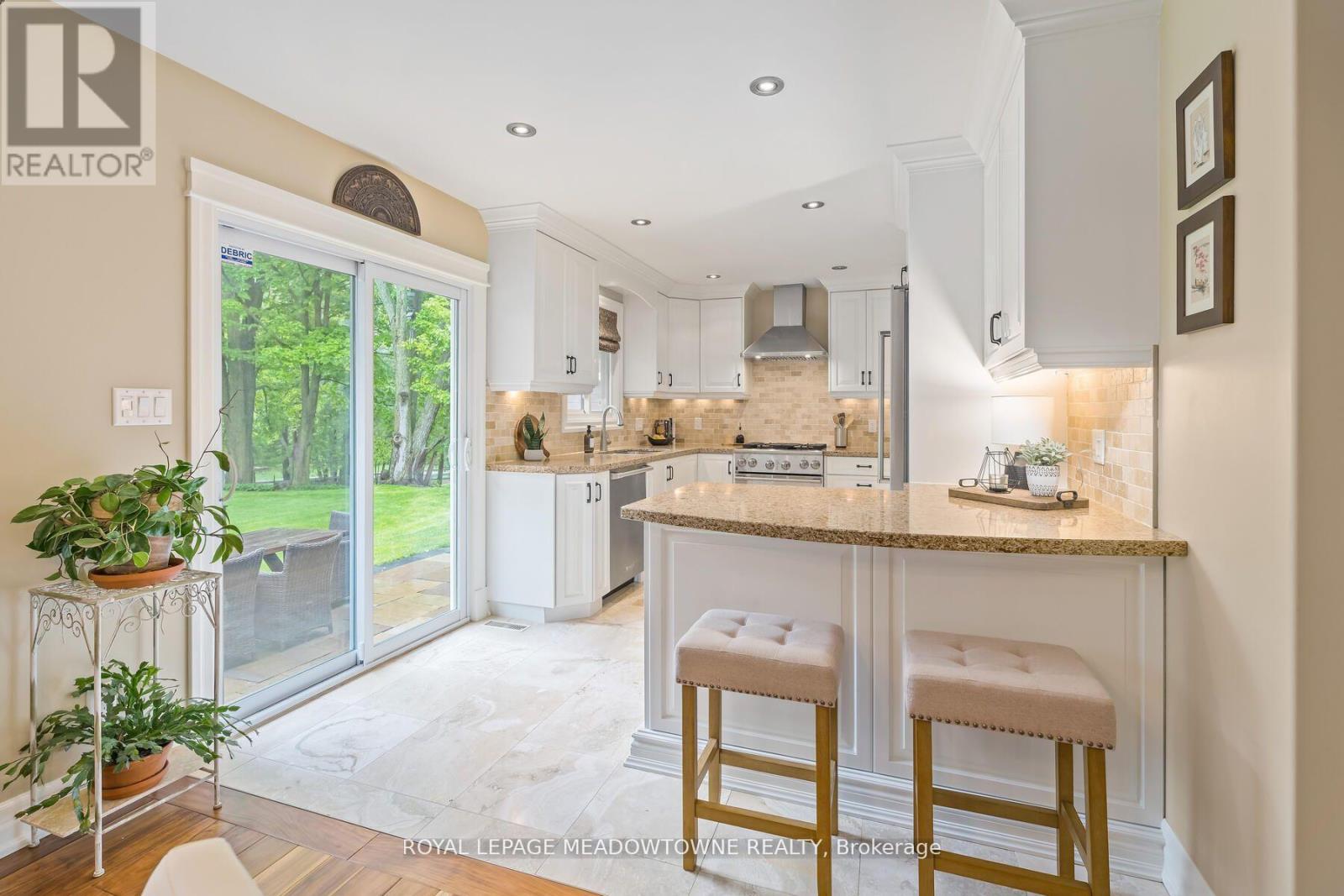 












13609 SIXTH LINE

,
Halton Hills,




Ontario
L0P1H0

