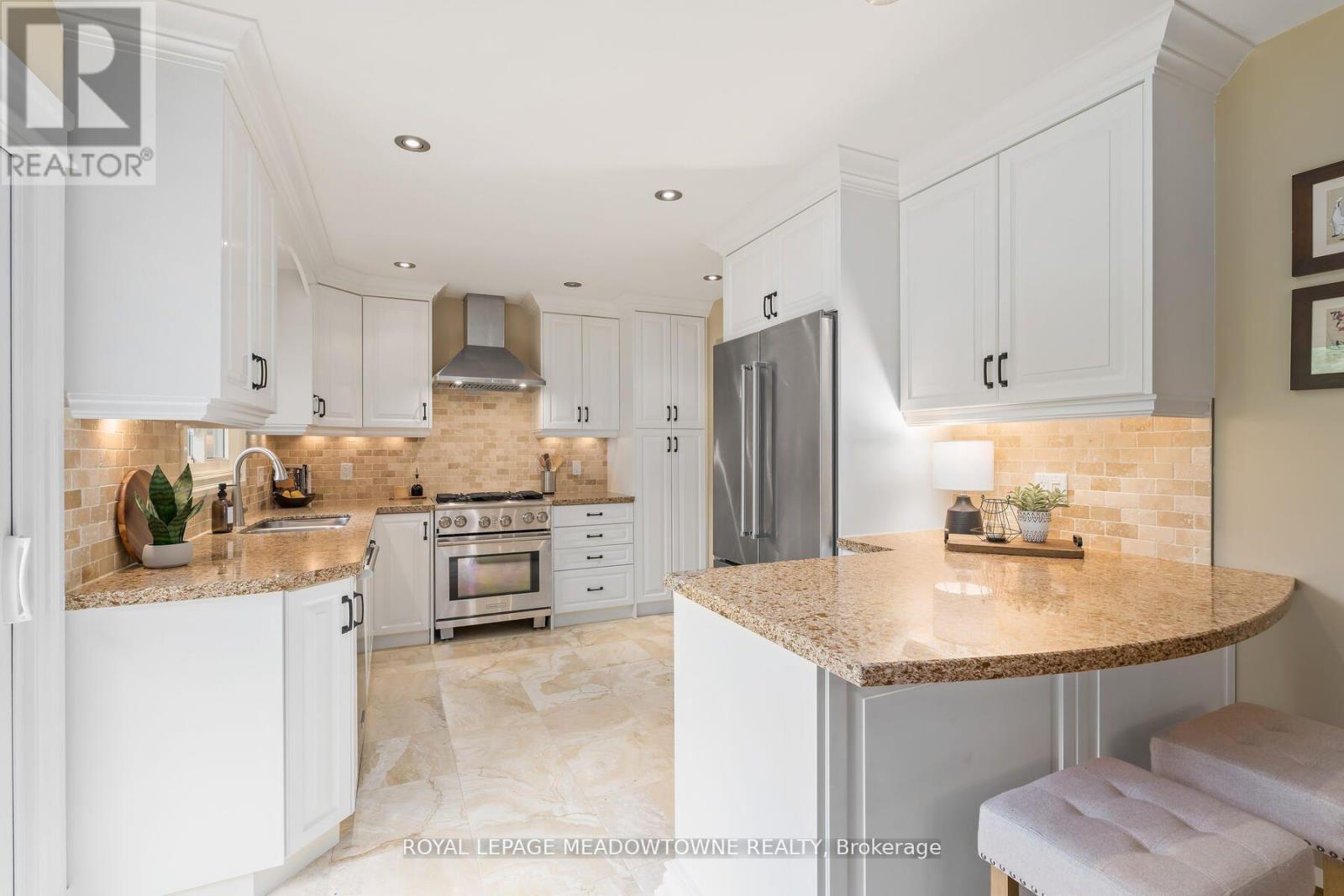 












13609 SIXTH LINE

,
Halton Hills,




Ontario
L0P1H0

