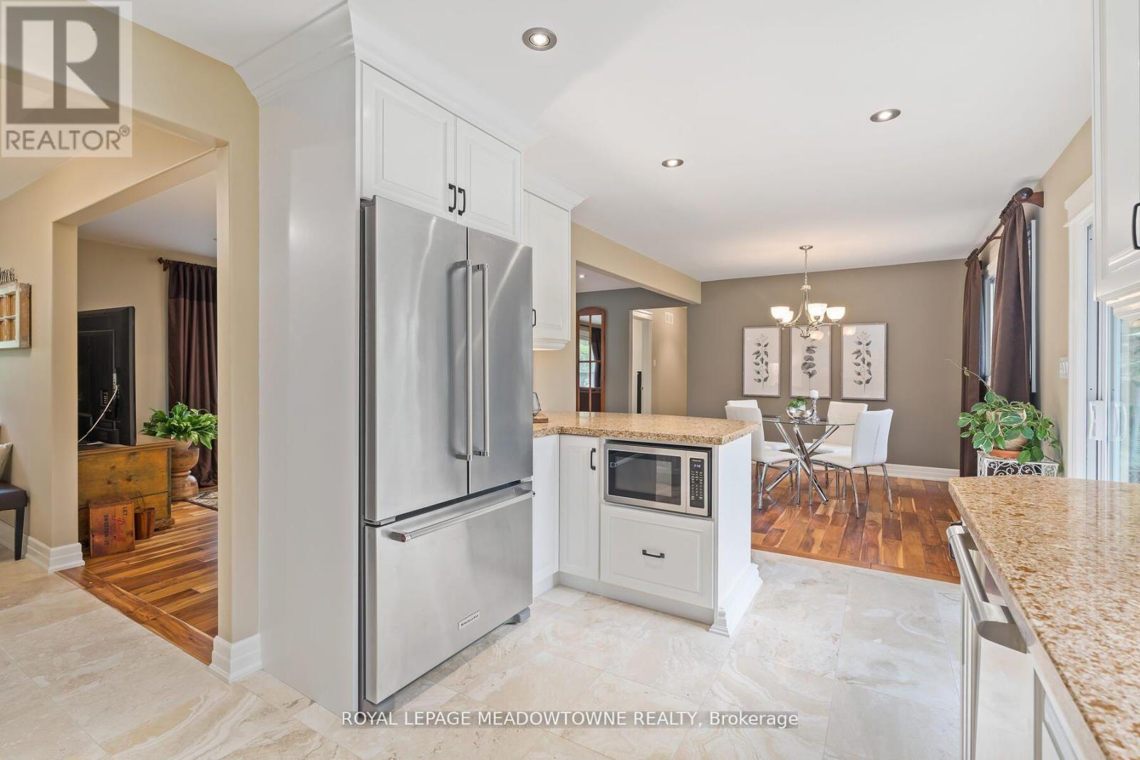 












13609 SIXTH LINE

,
Halton Hills,




Ontario
L0P1H0

