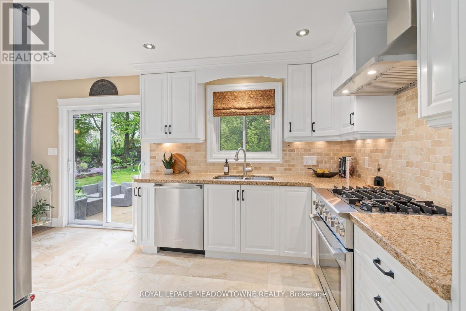 












13609 SIXTH LINE

,
Halton Hills,




Ontario
L0P1H0

