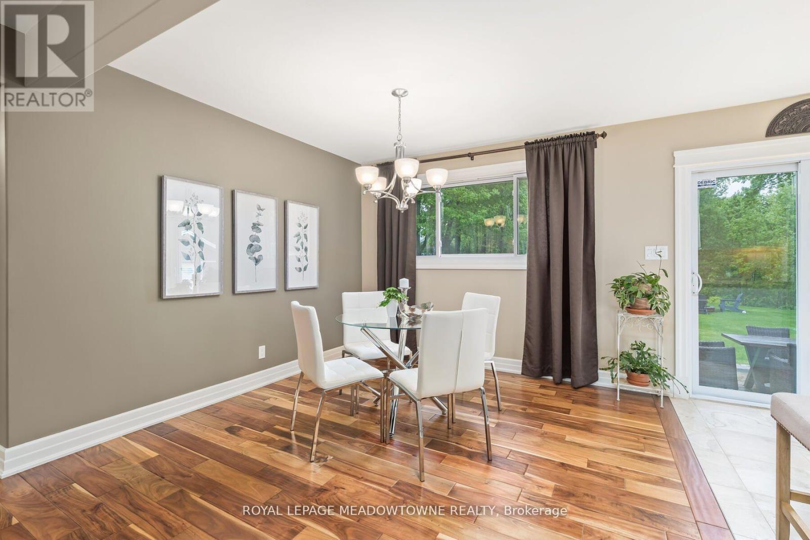 












13609 SIXTH LINE

,
Halton Hills,




Ontario
L0P1H0

