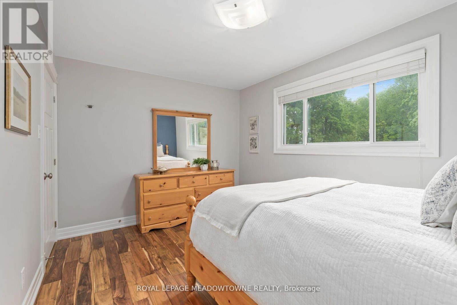 












13609 SIXTH LINE

,
Halton Hills,




Ontario
L0P1H0

